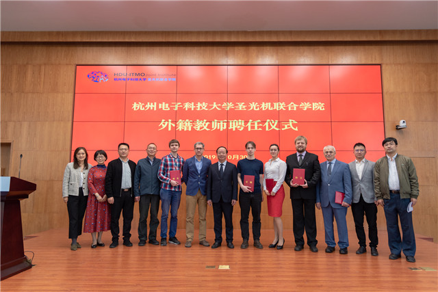 1572487974820484.jpg 张思念-1827_副本.jpg