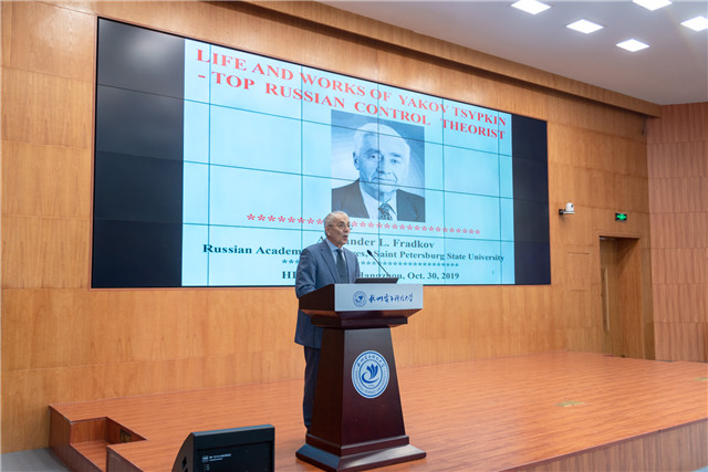 1572487954854391.jpg 张思念-1887_副本.jpg