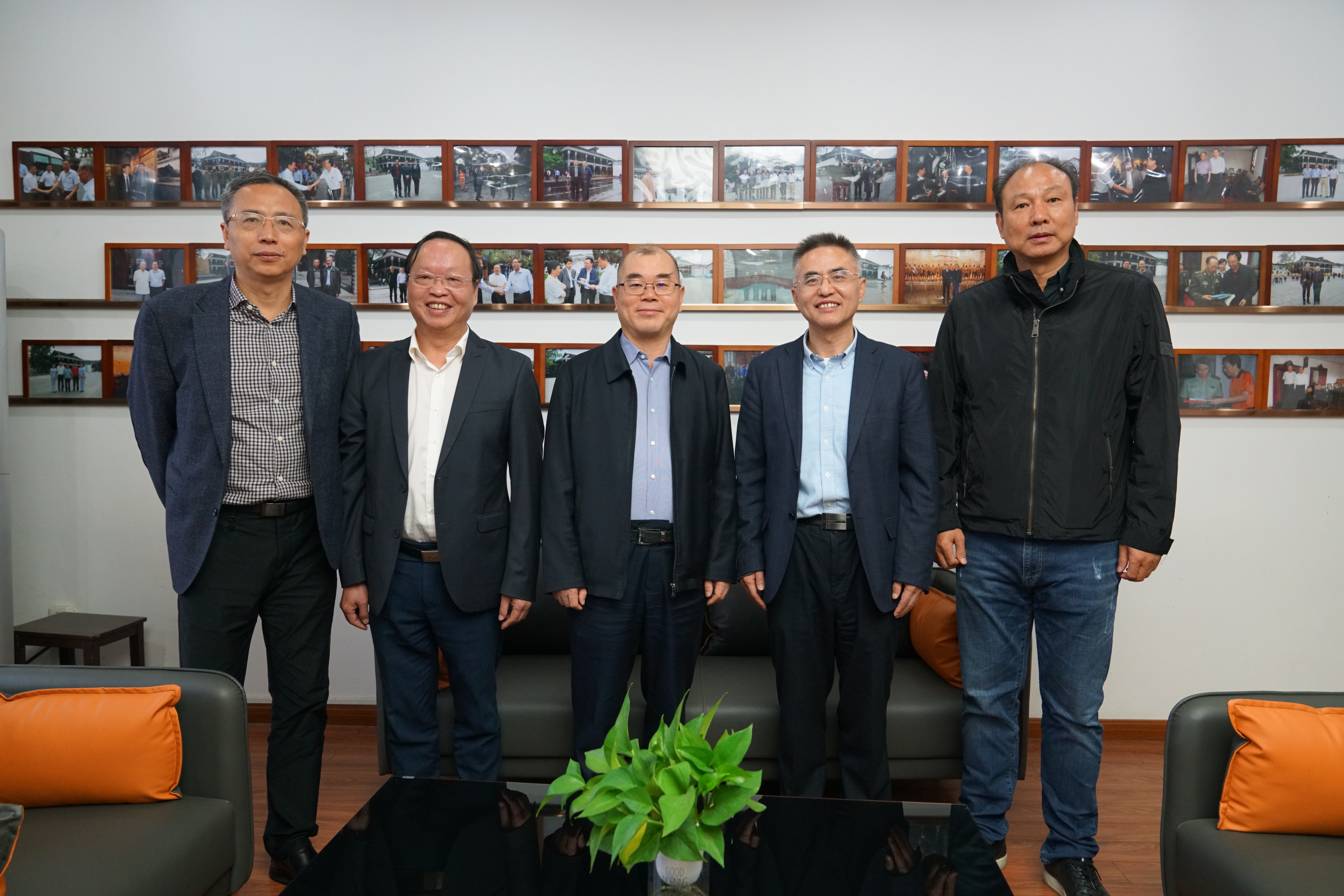 1603786636420836.jpg 1603786636420836.jpg