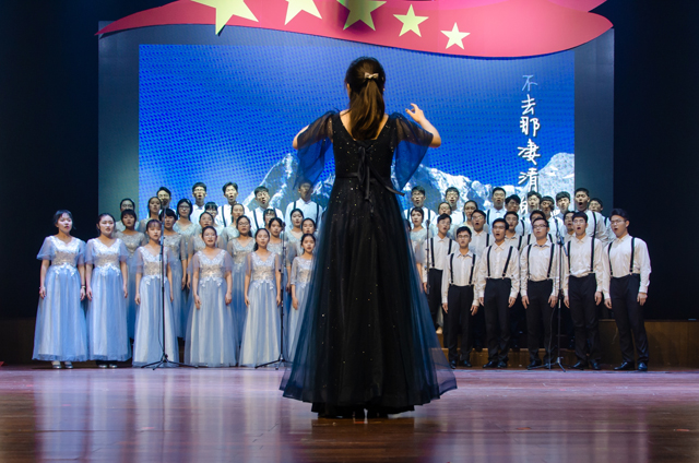 1544518949141930.jpg 特等奖获得者经济学院.jpg