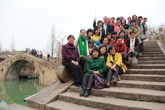 2016。3。女教授三八桐乡.JPG