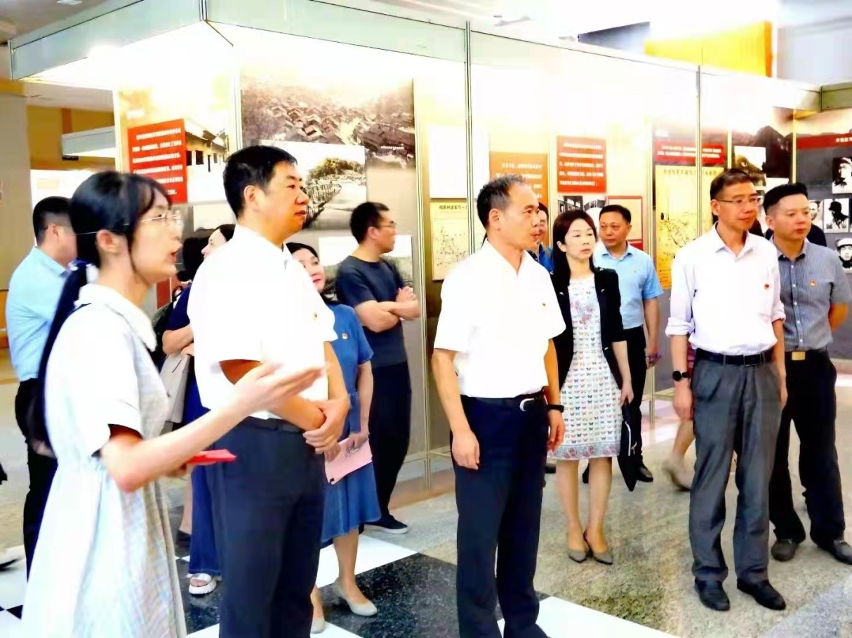 1632988179232690.jpg 1632988179232690.jpg