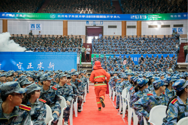 18120359 赵一诺-14_meitu_5.jpg