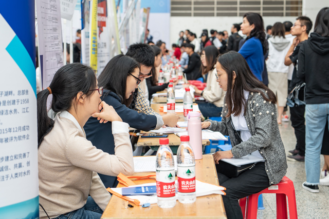 李凌 17220618-2.jpg